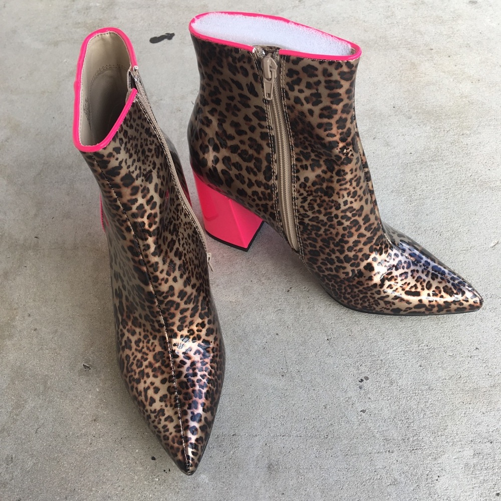 Betsy Johnson | Cait Fashion Boot | Size 8